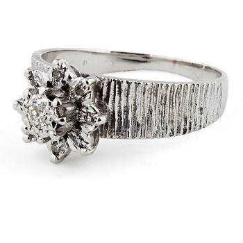 18ct White Gold Diamond Cluster Ring Size M